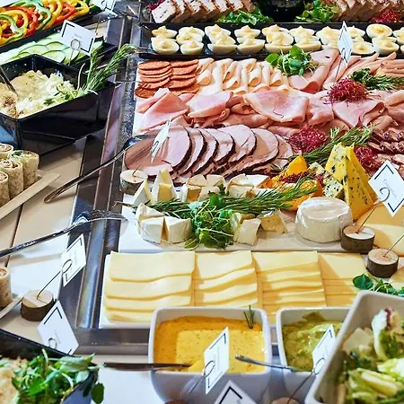 Отель Old Town Познань